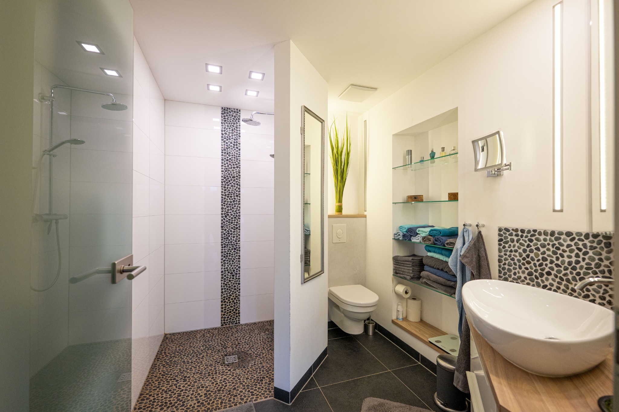 Modernes Badezimmer